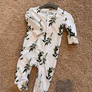Caden Lane Green Leaf Print Kids Footie